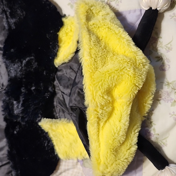 Thrills and Chills Collection Bumblebee  Costume For Dog XL New - Picture 5 of 8